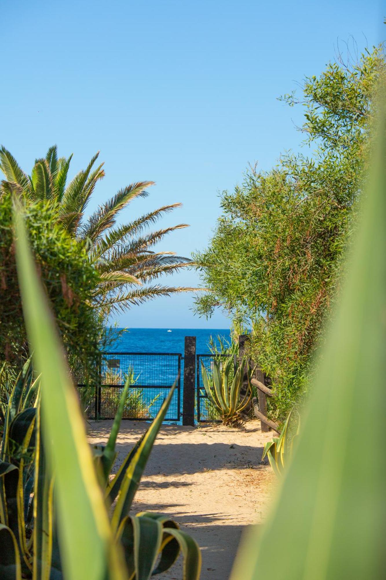 Casara Dos - 2 Dormitorios - Torre Con Acceso Privado A La Playa De Zahora Eksteriør bilde